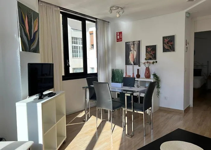 Apartamento Puerta De San Nicolas 酒店 *